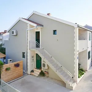  Apartament Vujina